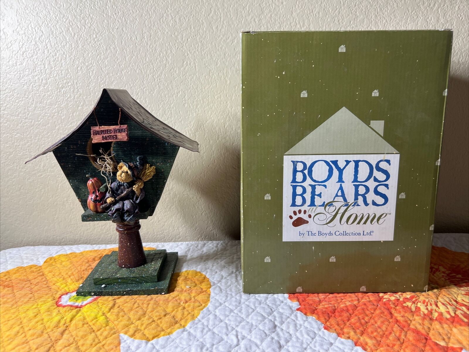 THE BOYD COLLECTION LTD ~ BOYD BEARS ~ HAUNTED HOUSE MOTEL ~ RARE PIECE~