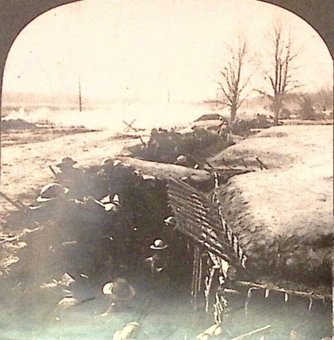 c1918 WWI AMERICAN SOLDIERS CHARGING FROM THE TRENCHES STEREOVIEW Z1547