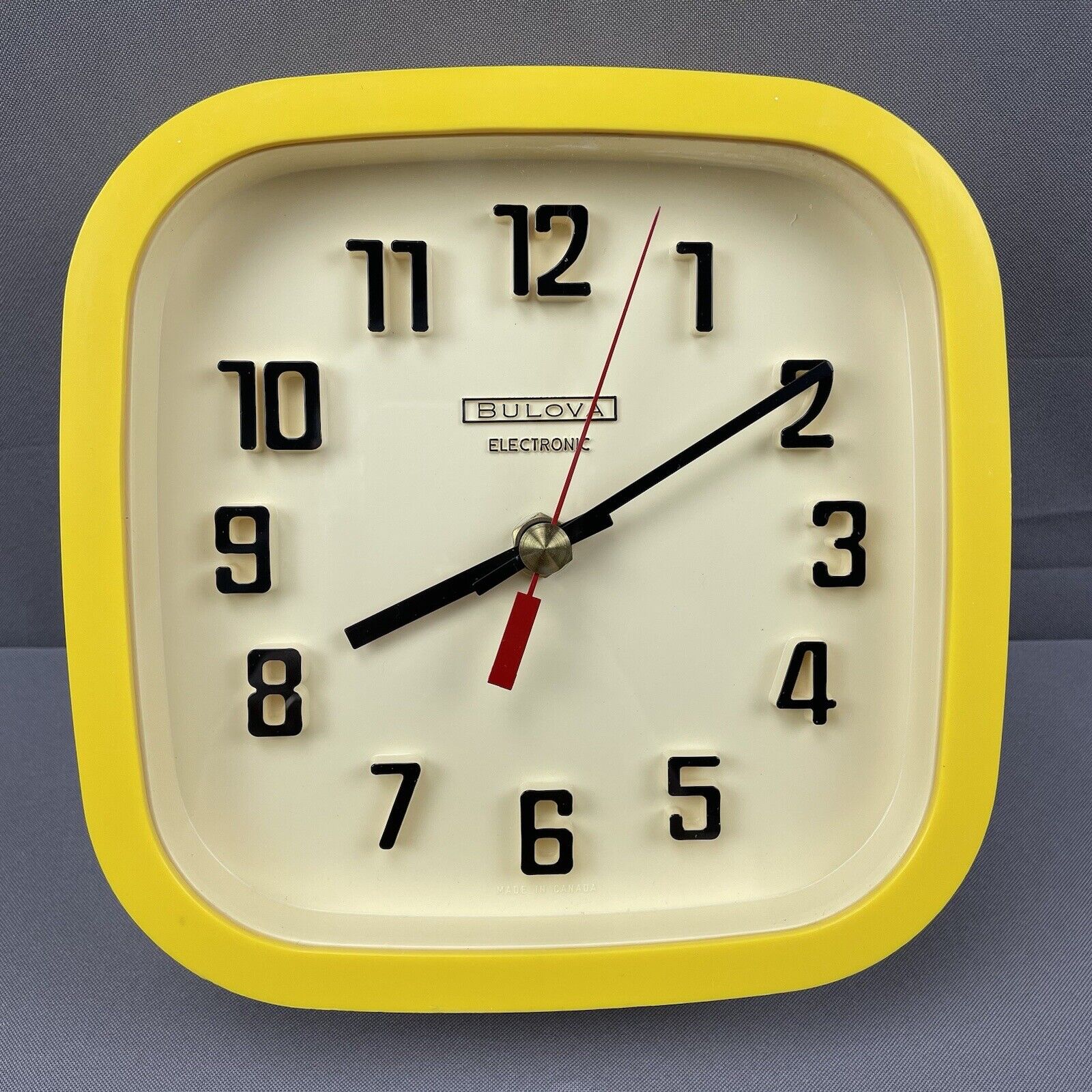 Vintage Bulova Clock Battery Operated Yellow 8\