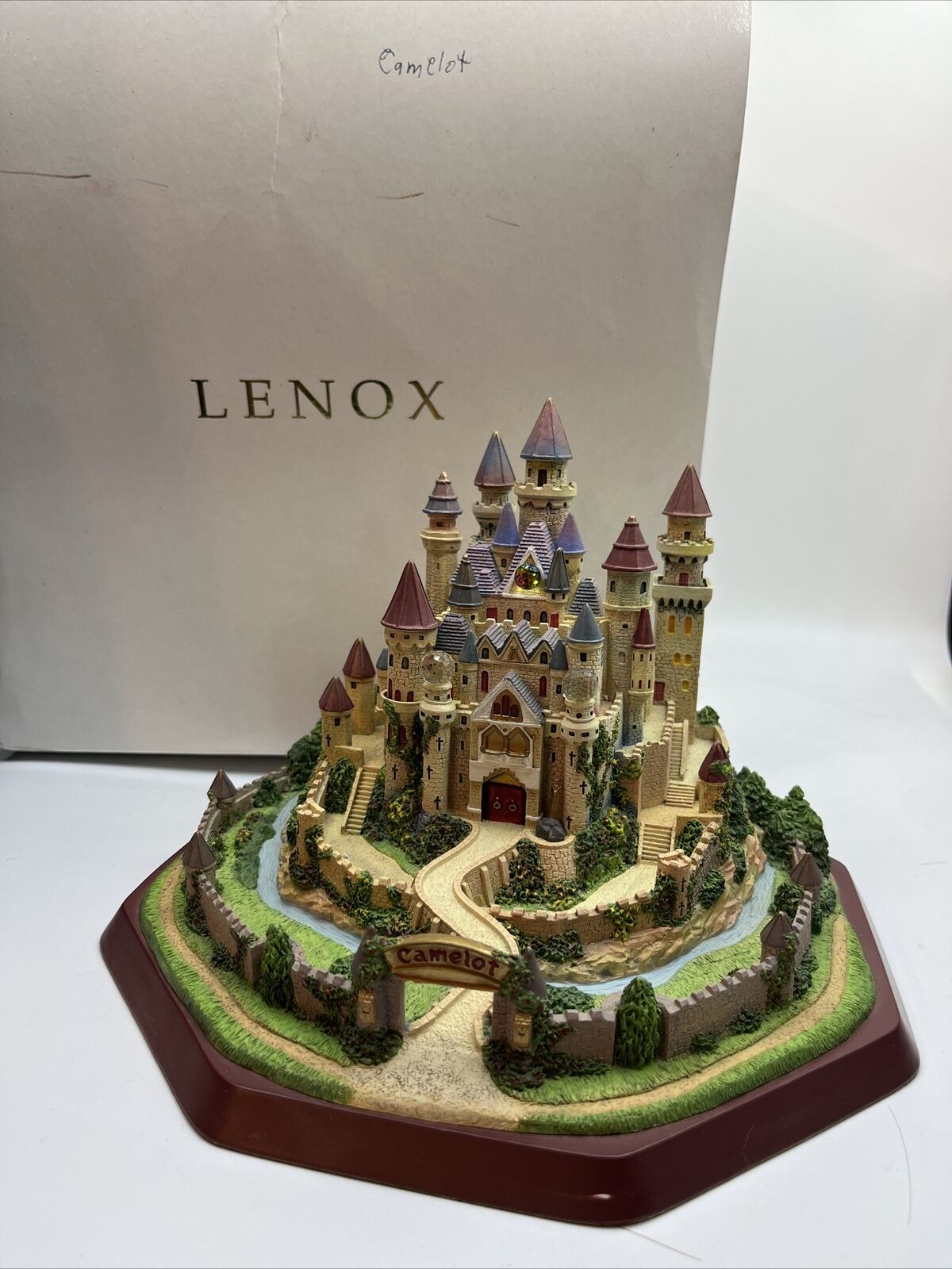 Lenox (1995) Camelot Castle, Great Castles of the World Collection, Hexagon Base