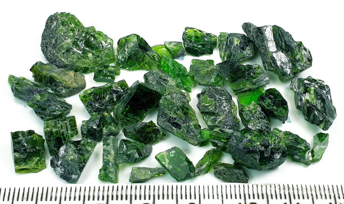 96 Carats Very Nice Quality Beautiful Natural Color Diopside Rough Grade Lot