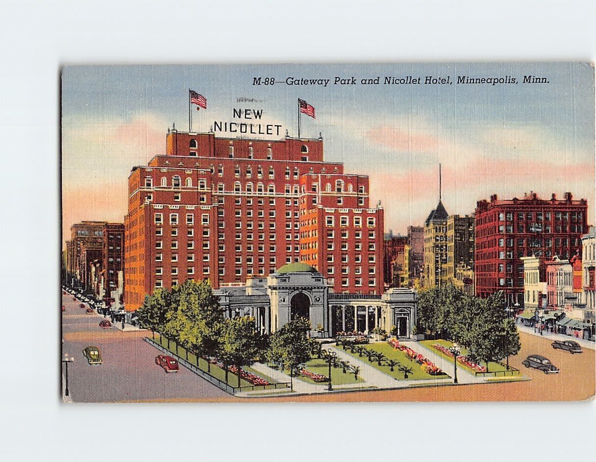 Postcard Gateway Park and Nicollet Hotel Minneapolis Minnesota USA