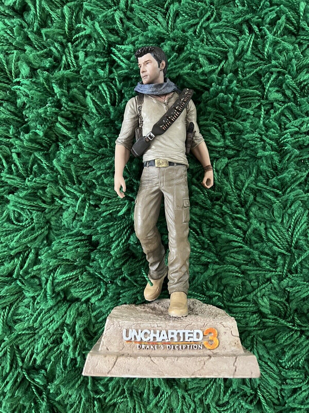 Sideshow Collectibles Nathan Drake Uncharted 3 Figure Statue Displayed (No AK47
