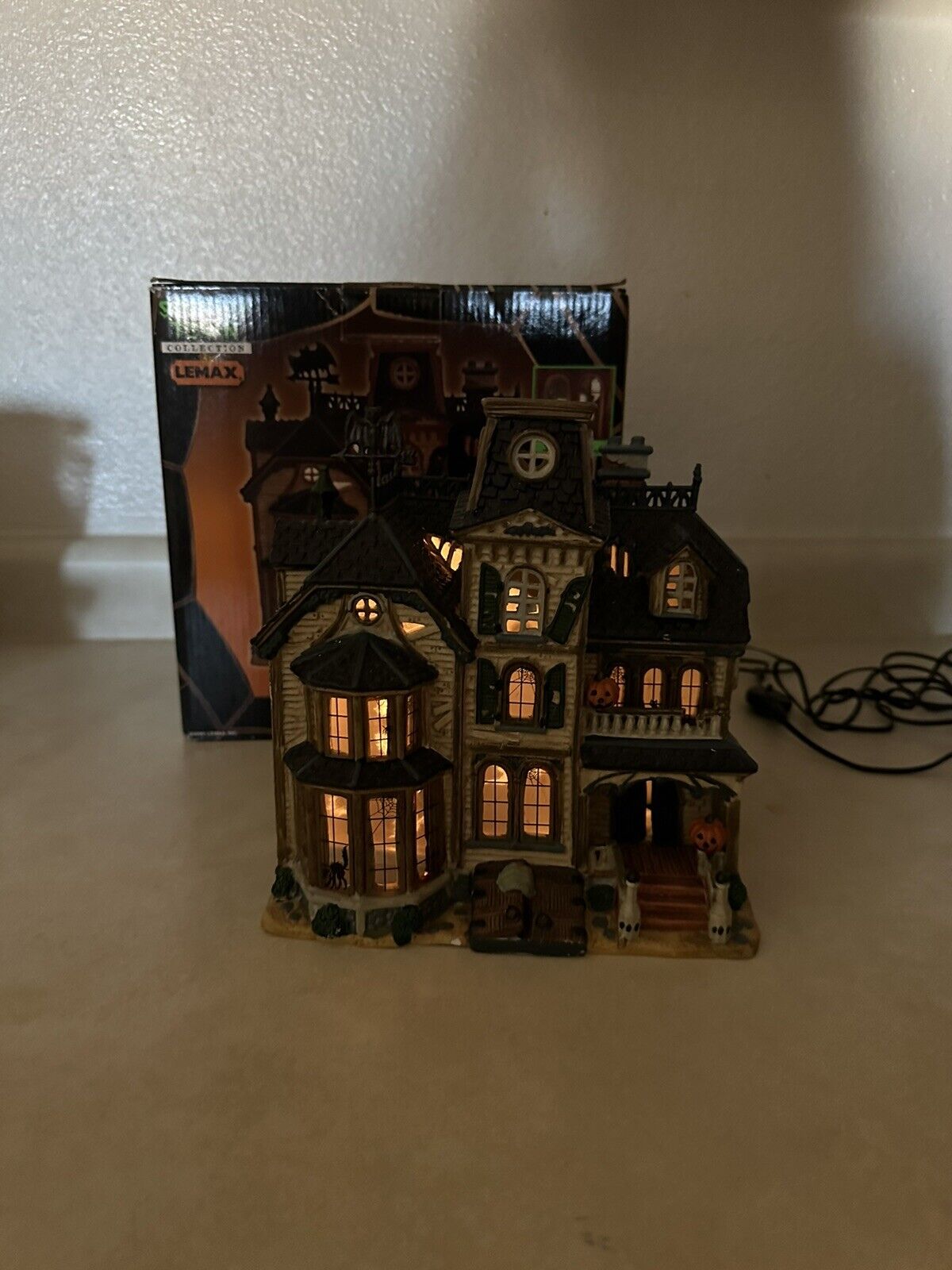 Lemax Spooky Town 2000 Greaves Manor Porcelain Haunted House Retired