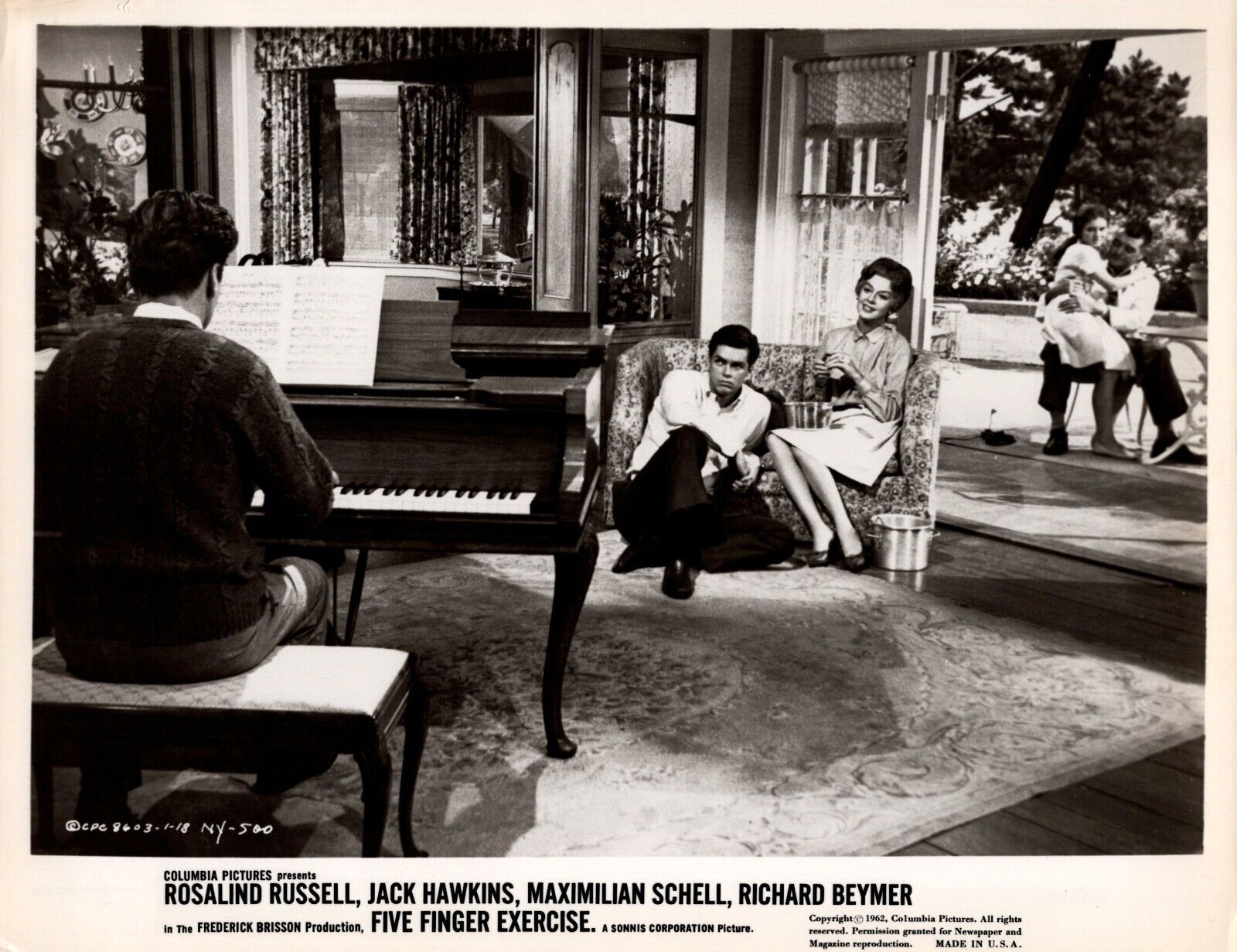 Maximilian Schell + Rosalind Russell in Five Finger Exercise (1962) Photo K 472