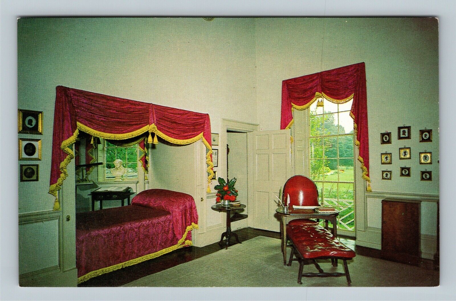 Charlottesville VA, Monticello, Jefferson's Bedroom, Virginia Vintage Postcard