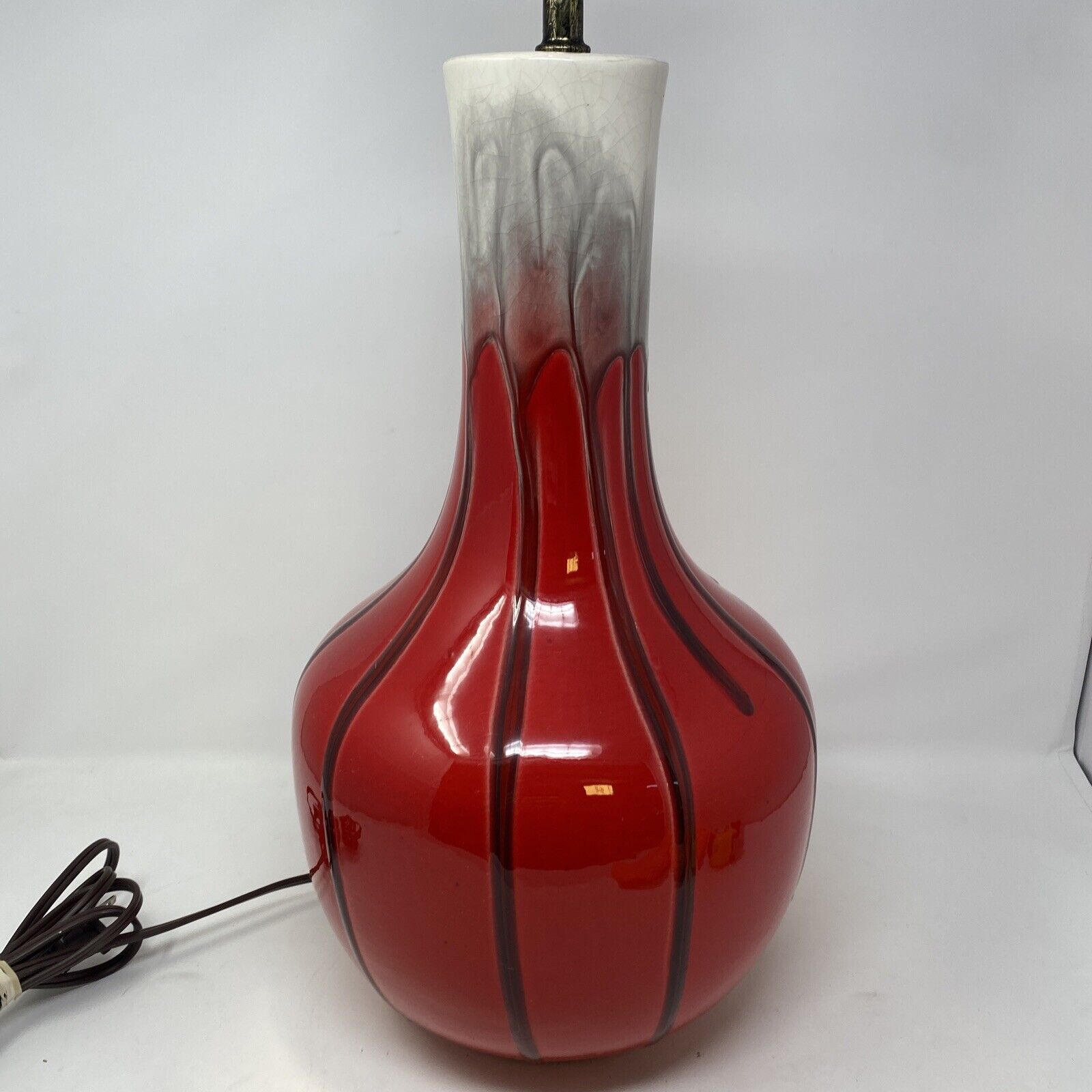 Vintage Mid Century Modern Table Lamp Drop Glaze Red White Black 