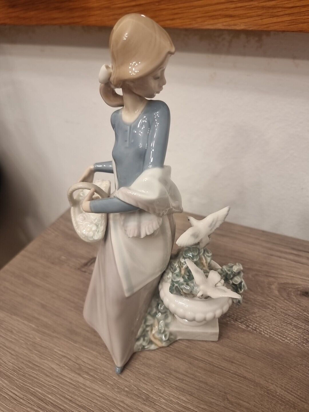 Mint LLADRO Brillo In the Garden w/Dove #5416 Porcelain Figurine