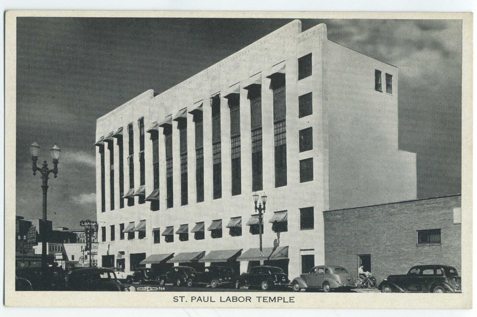 St Paul MN Labor Temple Building View Classic Car Bike postcard 1940 A3