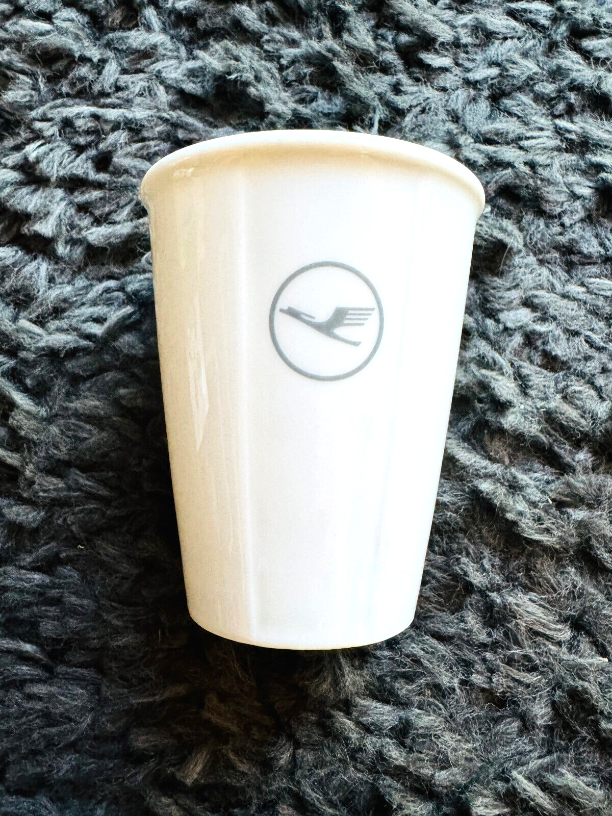 LUFTHANSA AIRLINE BUSINESS CLASS COFFEE MUG CUP Germany