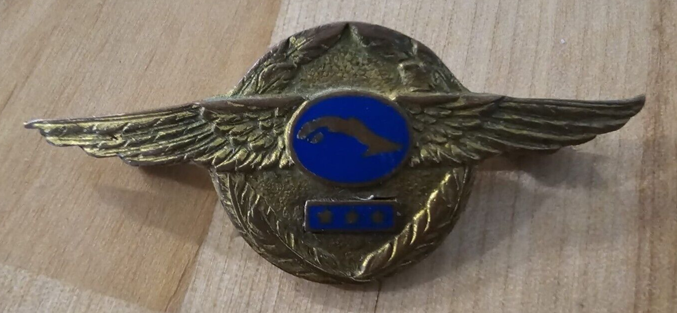 Rare CUBANA AIRLINES CHIEF PILOT AVIATION UNIFORM BADGE WINGS Wing 1940s Captain