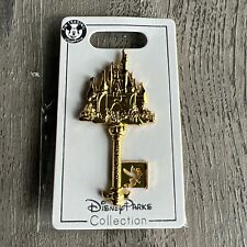 2012 WDW~Your Key to the Magic Passholder Exclusive~Gold Magic Kingdom Castle TB picture