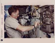 STS-66 Atlantis Joseph Tanner Protein Crystal Growth 1994 - Original NASA Photo picture