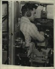 1946 Press Photo - Miami: Bruck Wright in Cockpit at Peninsular Air Transport picture
