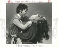 1985 Press Photo Jeff Lane Smears Pie On Vicki Scott-Chalmette High Homecoming picture