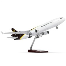 UPS McDonnell Douglas MD-11 N262UP Desk Display Model 1/130 Model AZ Airplane picture