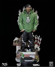 Concrete Jungle Nas Statue Autographed picture