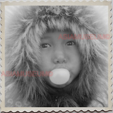 50s UTQIAGVIK NORTH SLOPE ALASKA INUPIAT GIRL BUBBLE GUM VINTAGE USA Photo 12154 picture