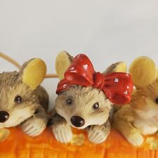  1995 Roman Inc.  Three Cute Mice Eating  Big Carrot  Figurine Red Bow Girl picture