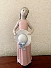 Retired LLadro Spain Figurine # 5008 DREAMER Girl Holding Hat Glossy picture