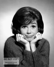 ACTRESS MARY TYLER MOORE - 8X10 PUBLICITY PHOTO (BB-385) picture