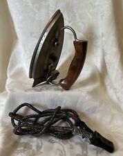 Vtg Durabilt Automatic Folding Travel Iron Model 401 Winsted - Heats up fast picture