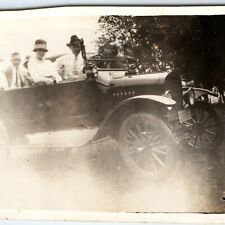 c1910s Men & Women Auto Drive Shiny Touring Car Fashion Real Photo Snapshot C56 picture