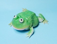 Bandai The Diversity of Life on Earth Green Budgett's frog movable figure New picture