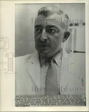 1957 Press Photo Dr. Winston H. Price Developed Vaccine Against Common Cold picture