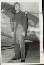 1940 Press Photo Don E. Brown enlisted as a Flying Cadet in Ontario, California picture
