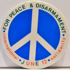 1982 Peace Disarmament International Nuclear Weapon Freeze Rally Protest Pinback picture