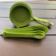 Vintage Genetic Plastic Measuring Spoons/Cups Round Green picture