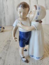 B&g 1614 girl kissing boy vintage Bing Denmark figurine statue picture