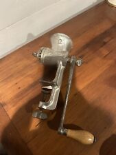 ANTIQUE UNIVERSAL NUMBER 2 HAND MEAT GRINDER. Made In USA picture