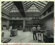 1983 Press Photo Louisiana's World's Fair Convention Center under construction picture