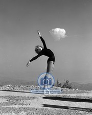 BALLERINA MODEL INFRONT OF NULEAR ATOMIC BOMB MUSHROOM CLOUD TEST 8X10 PHOTO picture