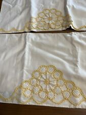Vtg  Hand Embroidered Crocheted Pillowcases Set of 2 Yellow Scalloped Edge New picture