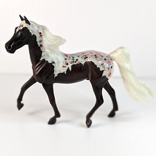 Breyer Freedom Series Classics Cupcake Decorator Series Model Horse picture