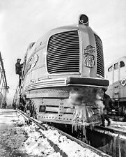 1942 Chicago and North Western Railroad Streamliner Photo  (228-D picture