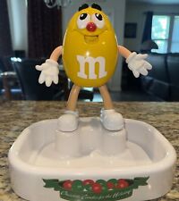 VTG 1999 Yellow Peanut M&M's Character Talking Animated Christmas Candy Dish picture
