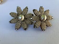 VINTAGE ESTATE FLORAL EFFECT  clip on earrings picture