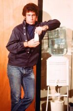 PAUL MICHAEL GLASER STANDING BY WATER COOLER IN STARSKY AND HUTCH 24x36 Poster picture