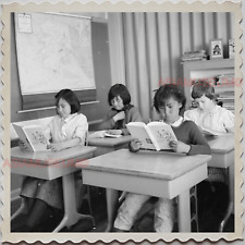 50s UTQIAGVIK NORTH SLOPE ALASKA STUDENT SCHOOL GIRLS VINTAGE USA Photo 7602 picture