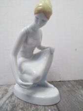 VTG.  HOLLOHAZA HUNGARY PORCELAIN LADY BY THE WATER WITH BOWL FIGURINE / FIGURE picture