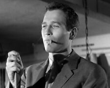 PAUL NEWMAN 24x36 inch Poster The Hustler with pool cue picture