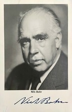 Niels Bohr -- Signed Vintage Photo Postcard Copy picture
